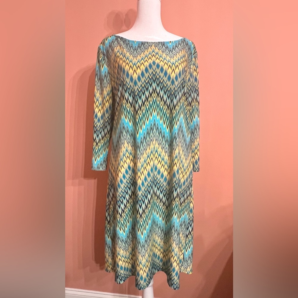LG Easy-wear 3/4 Sleeve Midi Shift Dress in Blue & Yellow Chevron Pattern